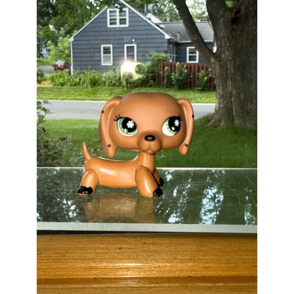 Littlest Pet Shop #081 Monopoly Brown Dachshund Dog Polka Dot Ears - Picture 1 of 5